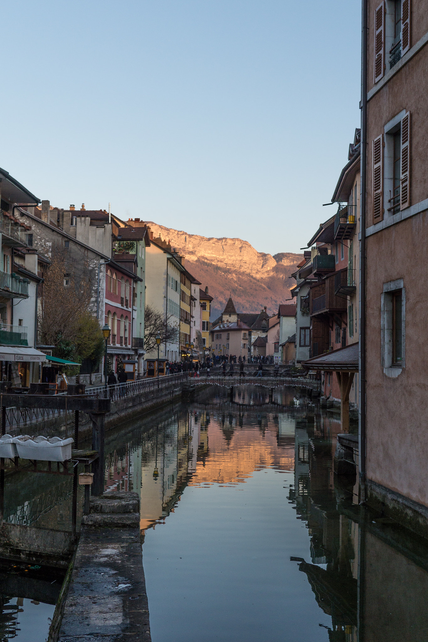 Panasonic Lumix DMC-GH3 + Panasonic Lumix G 20mm F1.7 ASPH sample photo. Au coeur d'annecy photography