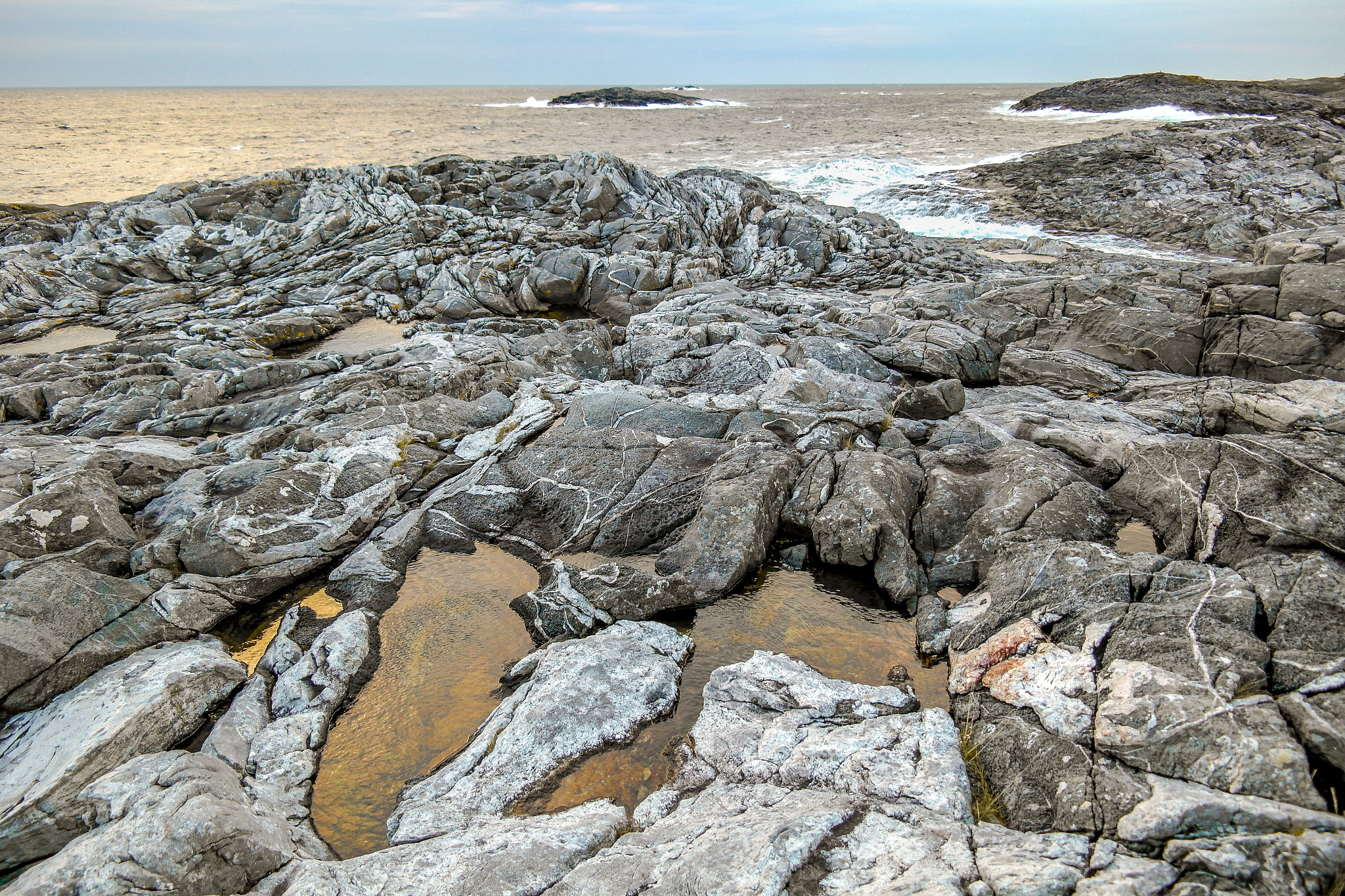 Samsung NX210 sample photo. Golden seascape photography