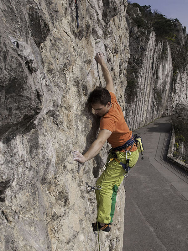 Sigma 17-70mm F2.8-4 DC Macro OS HSM sample photo. Rock climbing 8/12 photography