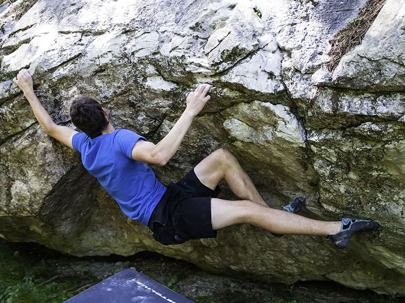 Sigma 17-70mm F2.8-4 DC Macro OS HSM sample photo. Rock climbing 10/12 photography