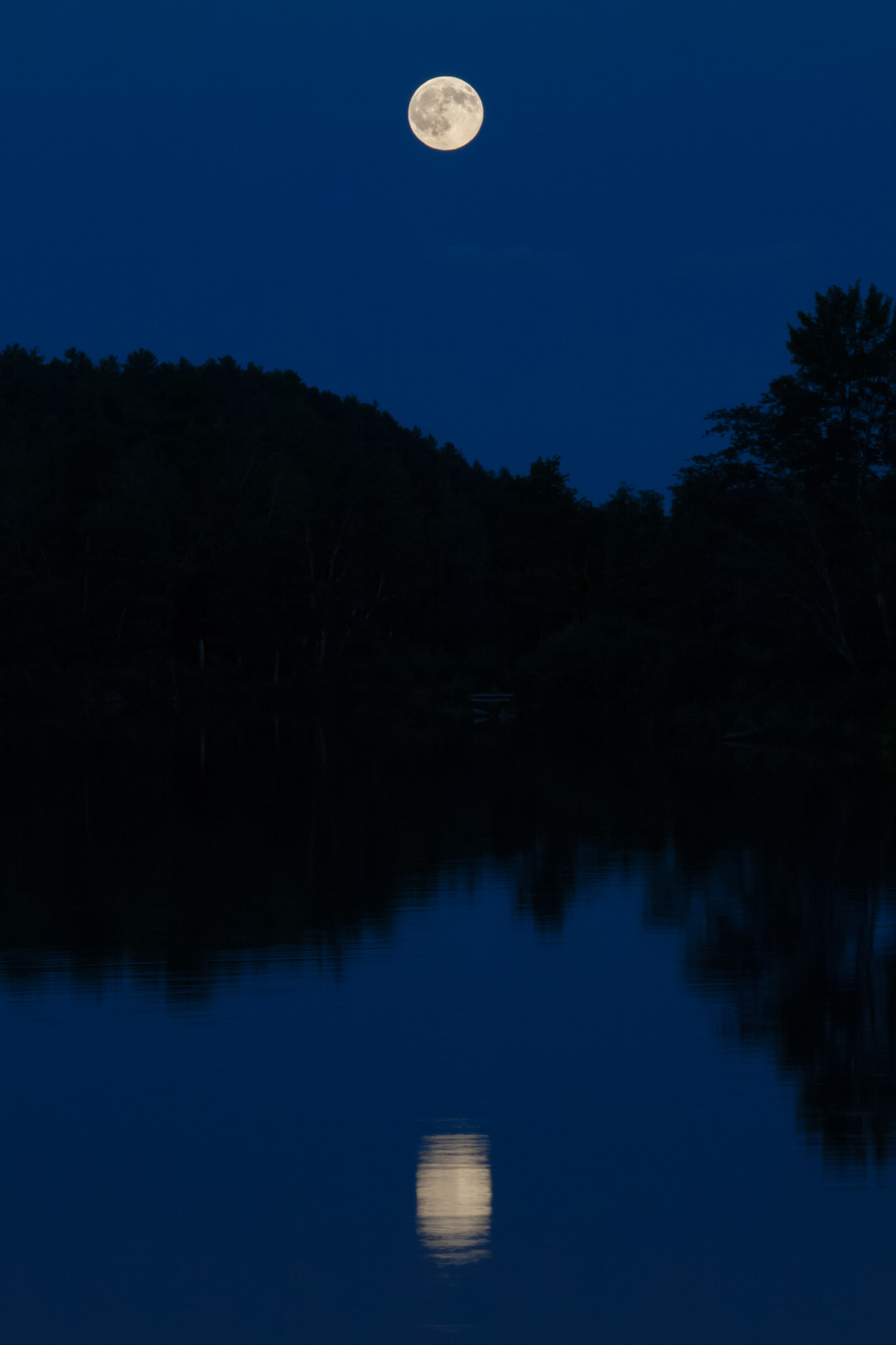 Canon EF 100-300mm f/5.6 sample photo. Earley landing moonrise no. 1 photography