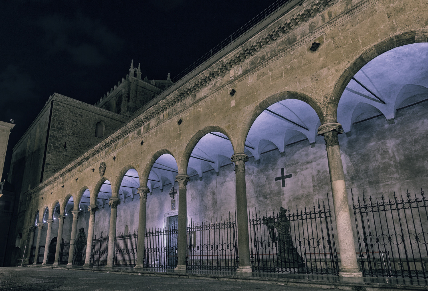 Sigma 10-20mm F3.5 EX DC HSM sample photo. Duomo monreale photography