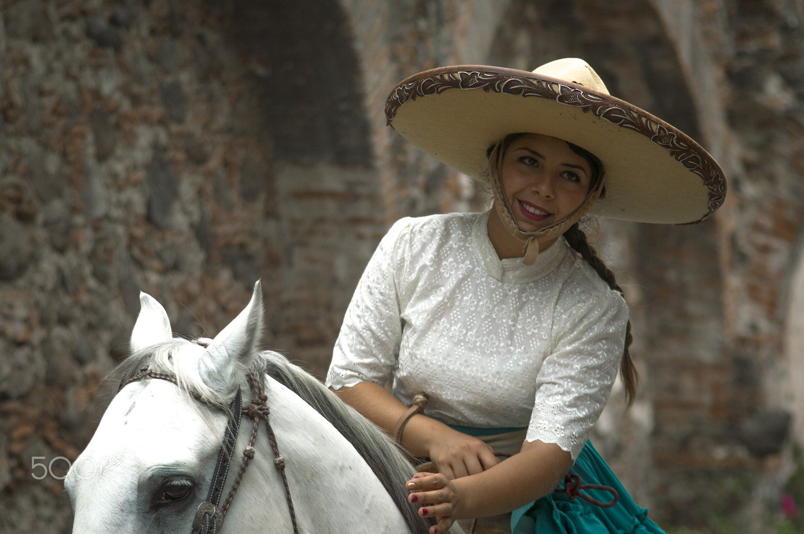 AF Zoom-Nikkor 35-105mm f/3.5-4.5 sample photo. Ooma mexican beauty photography