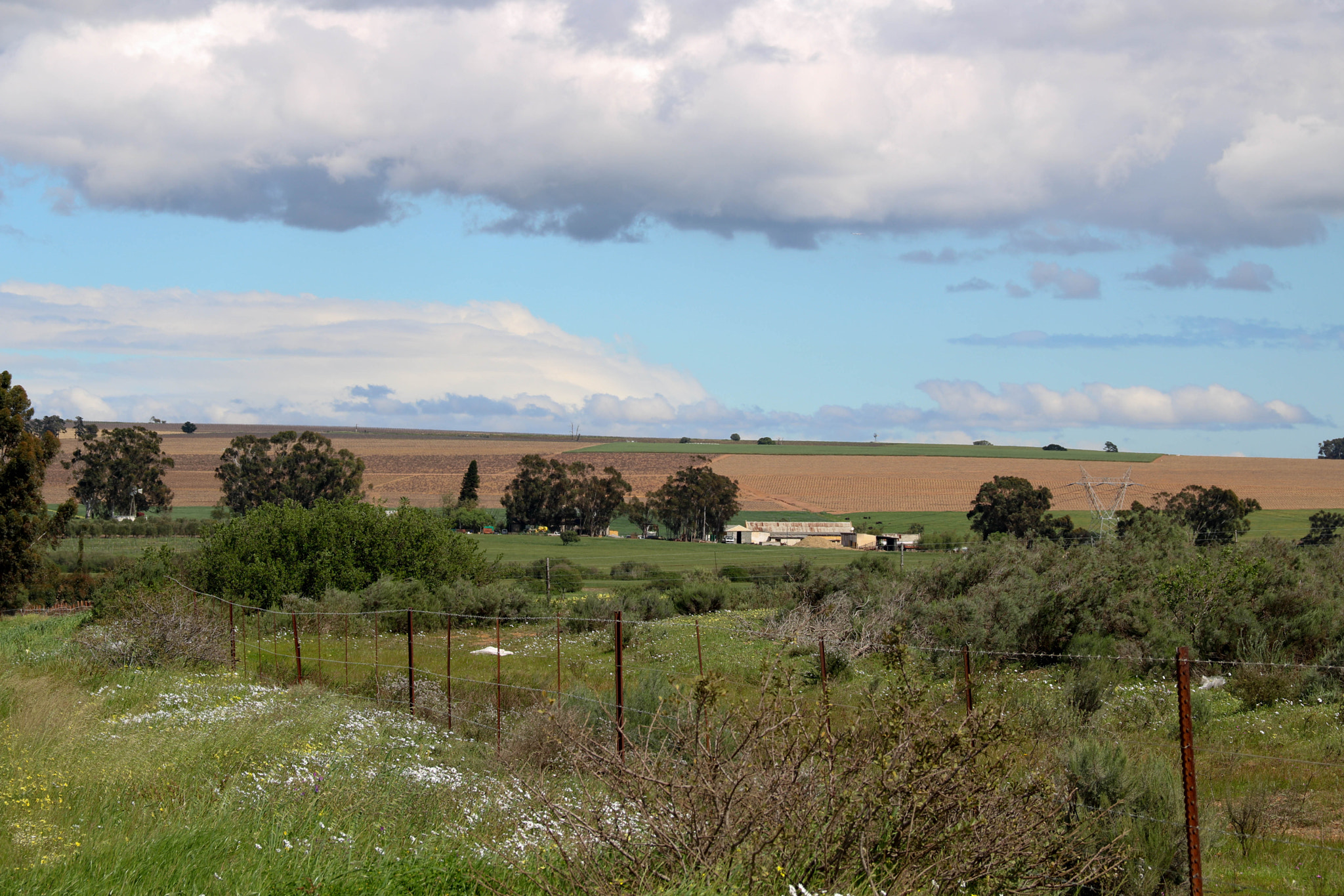 Canon EOS 750D (EOS Rebel T6i / EOS Kiss X8i) sample photo. Clouds after the rain photography