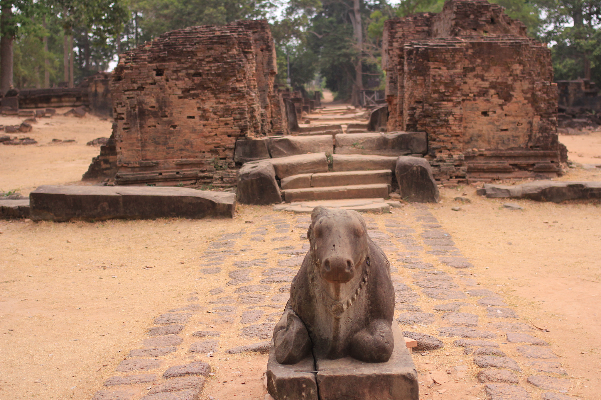 Canon EOS 60D + Canon EF 35mm F2 sample photo. Siem reap 21 photography