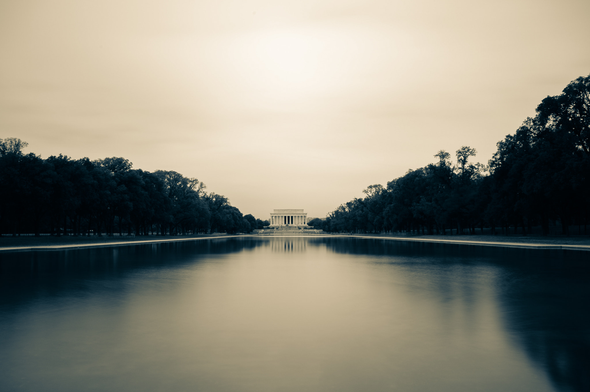 Sigma 10-20mm F4-5.6 EX DC HSM sample photo. Lincoln memorial photography