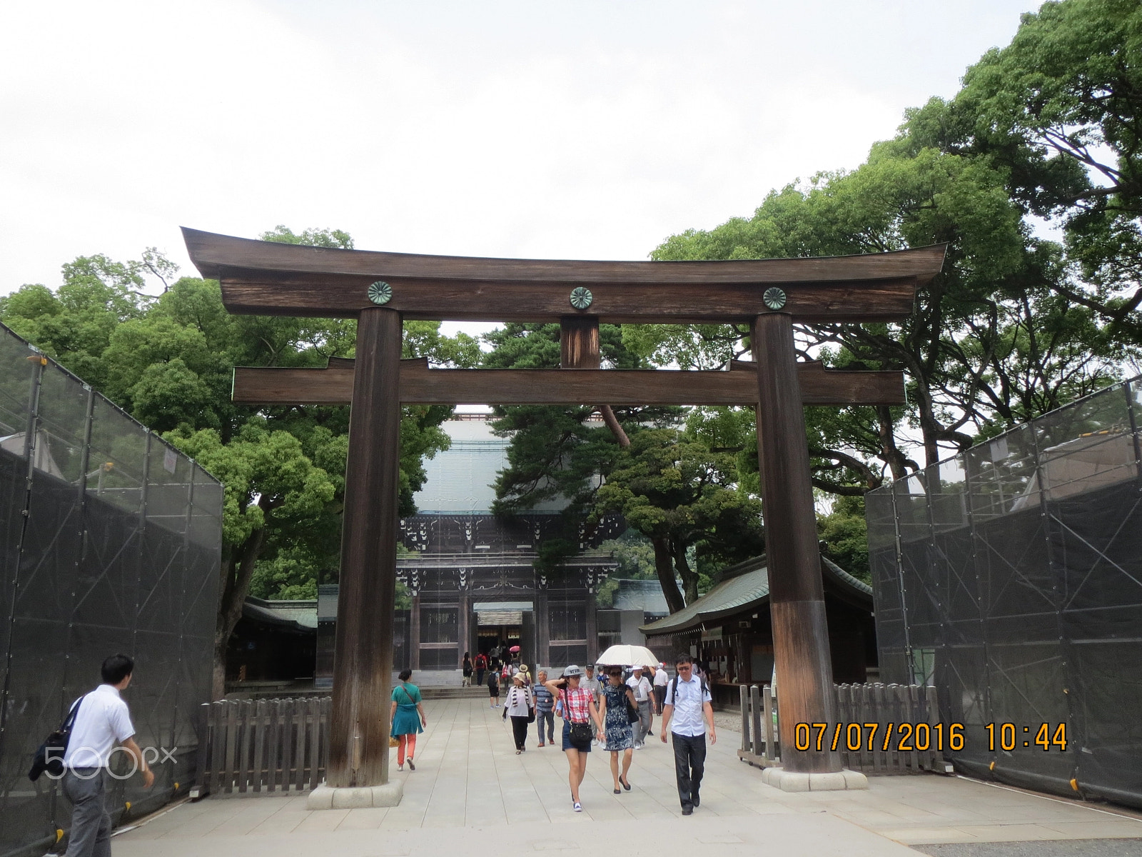 Canon PowerShot ELPH 530 HS (IXUS 510 HS / IXY 1) sample photo. Meiji jingu garden photography