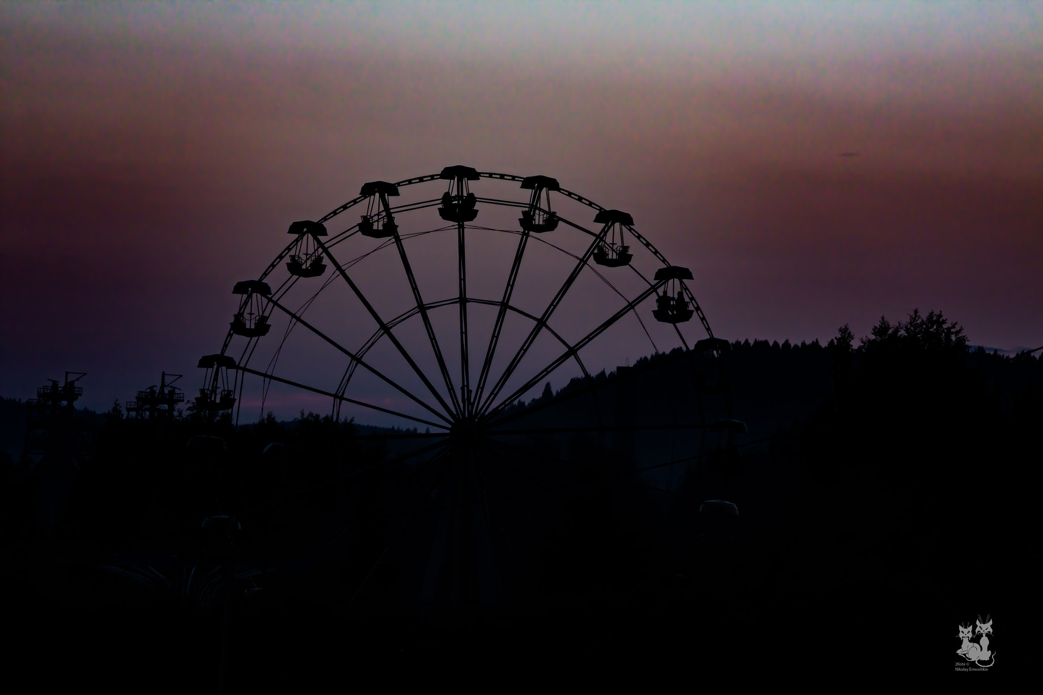 Canon EF 35-80mm f/4-5.6 sample photo. Unreal colors - ferris wheel photography