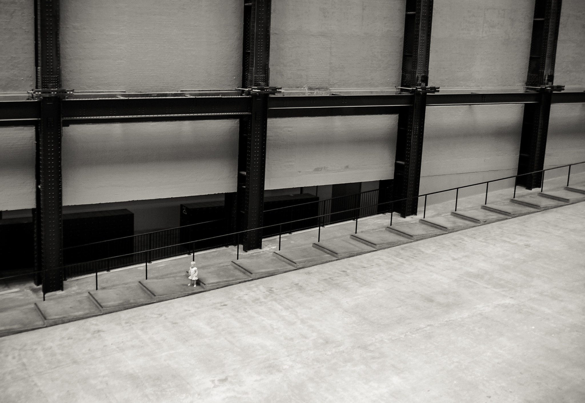 Pentax K-x sample photo. The little miss in a large hall photography
