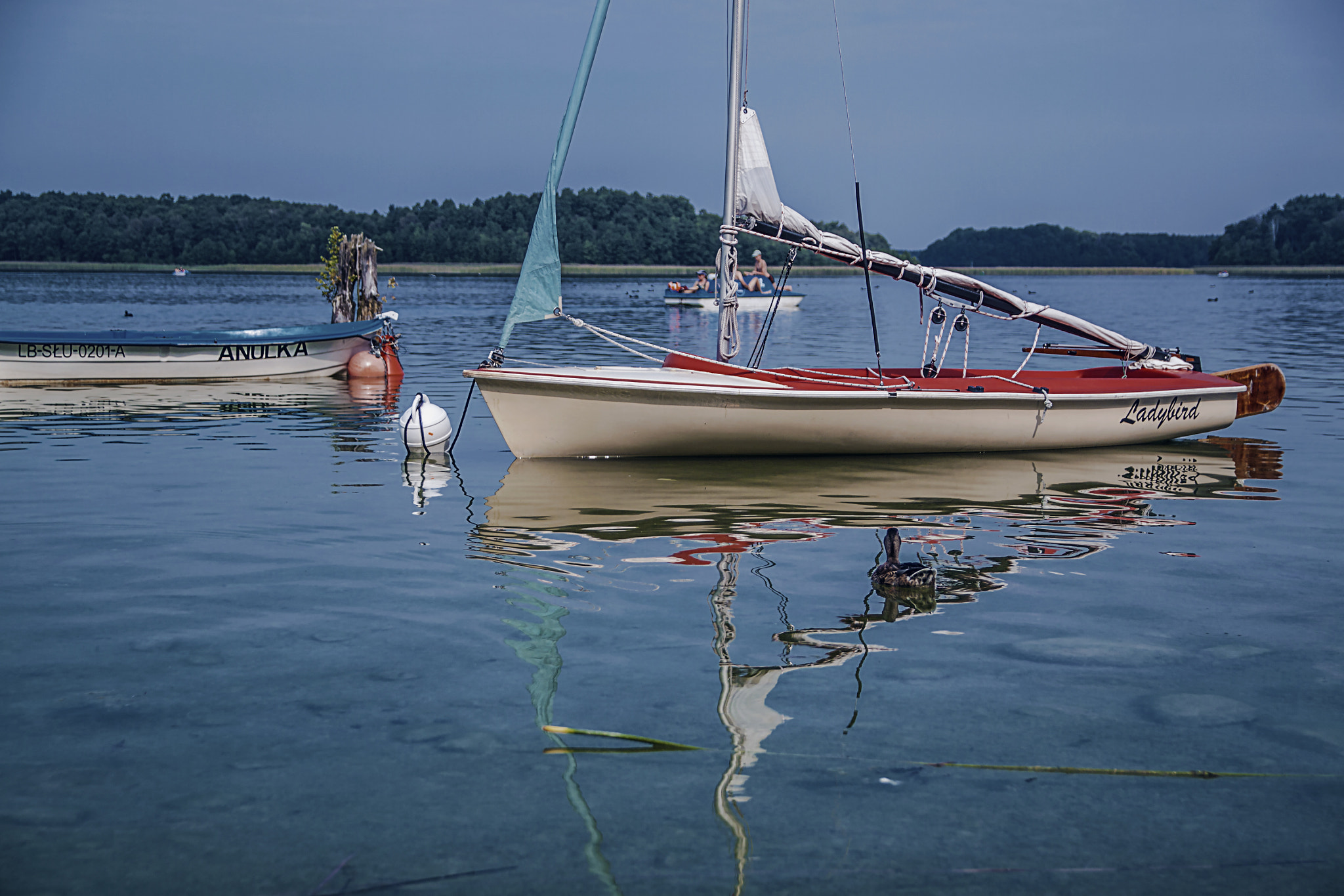 Canon EF-S 17-55mm F2.8 IS USM sample photo. By the lake photography
