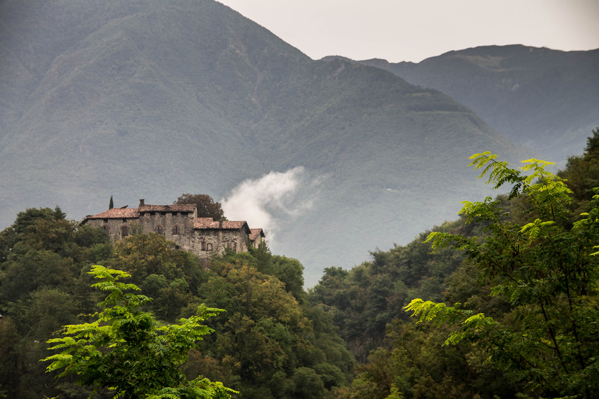 Canon EF-S 17-55mm F2.8 IS USM sample photo. Manor between the alps photography