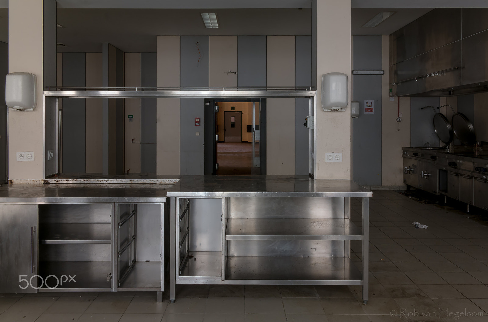 Samsung NX 18-200mm F3.5-6.3 ED OIS sample photo. Where is the chef? photography