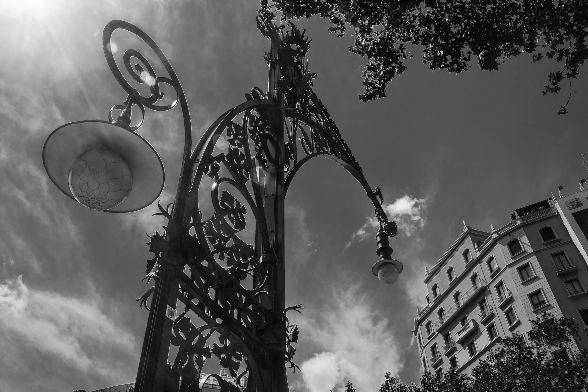 Canon EF-S 18-55mm F3.5-5.6 II sample photo. Lights of barcelona. photography