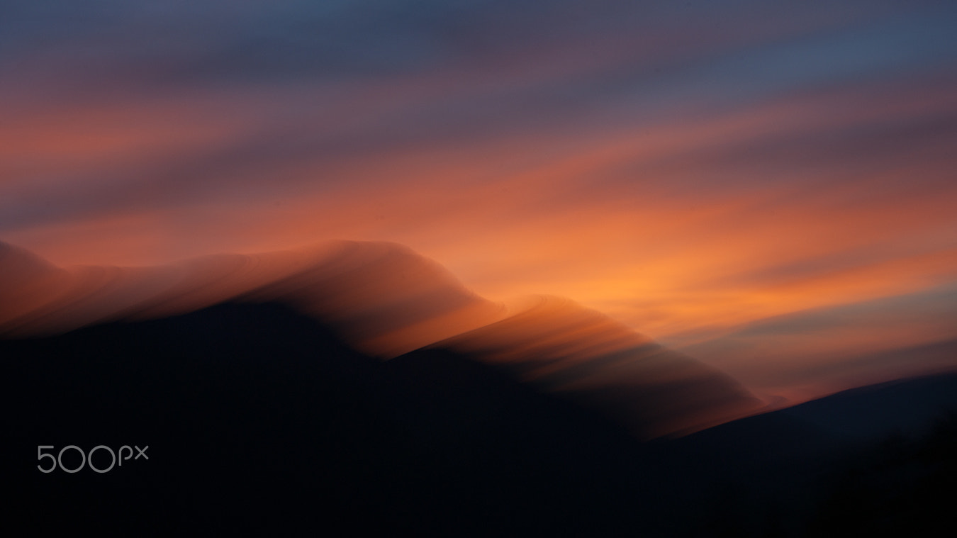 Minolta/Sony AF 70-200mm F2.8 G sample photo. Sunset, flames photography