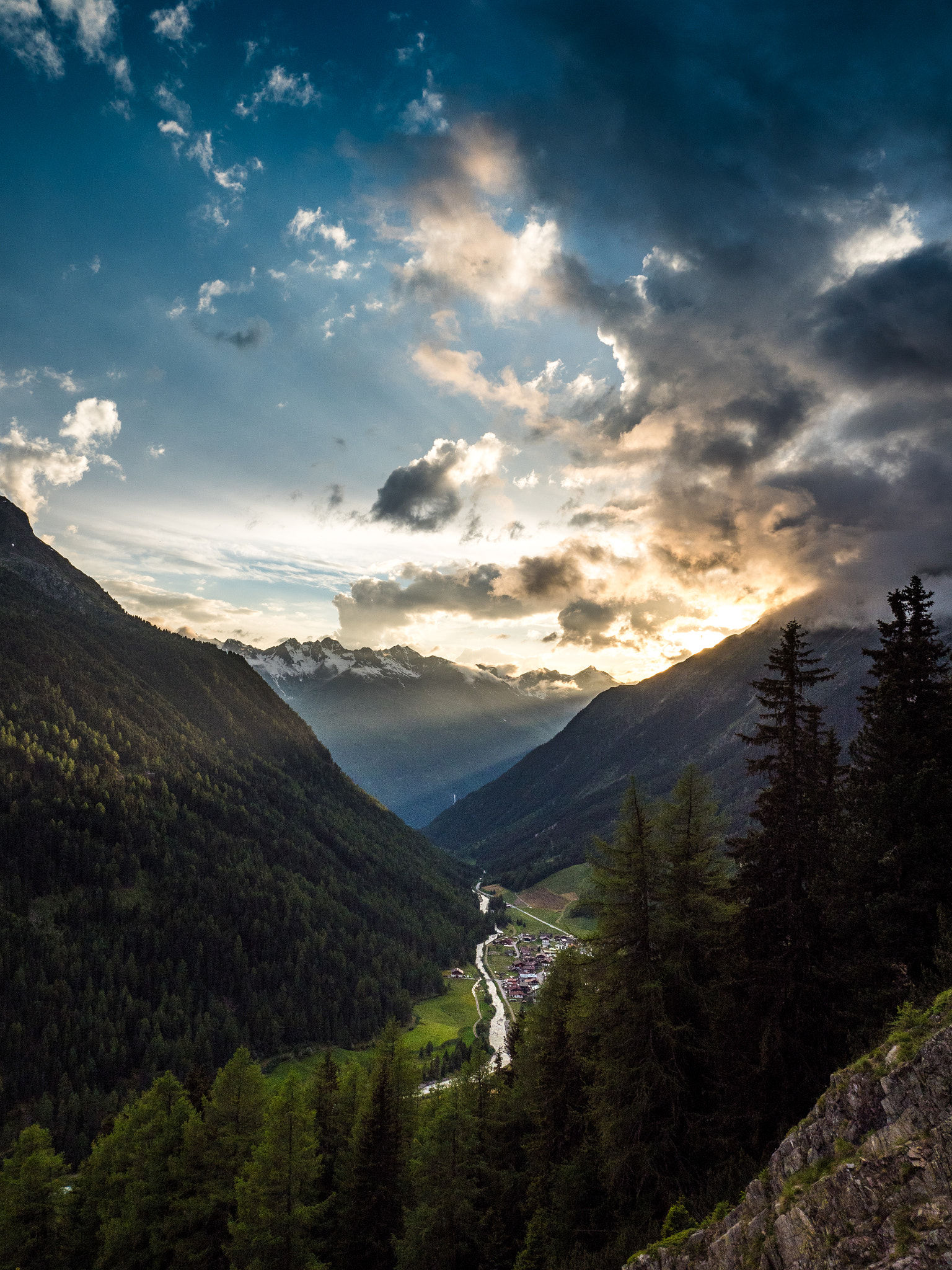 Olympus PEN-F + OLYMPUS M.12mm F2.0 sample photo. Gries | sölden photography