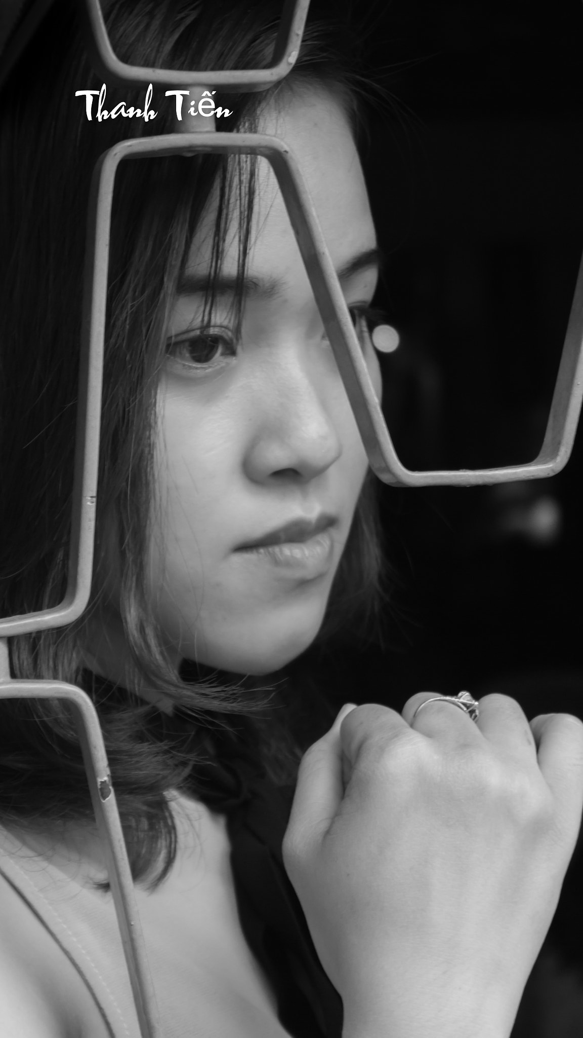 Canon EF-S 18-55mm F3.5-5.6 IS sample photo. Sad girl photography