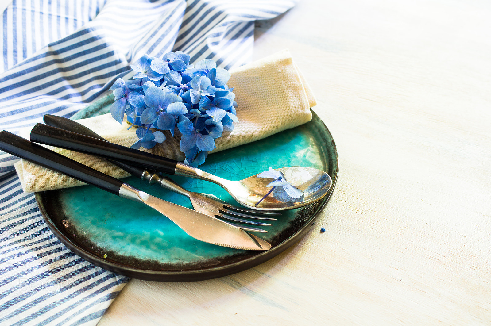 Sony SLT-A55 (SLT-A55V) sample photo. Hydrangea flowers and table setting photography