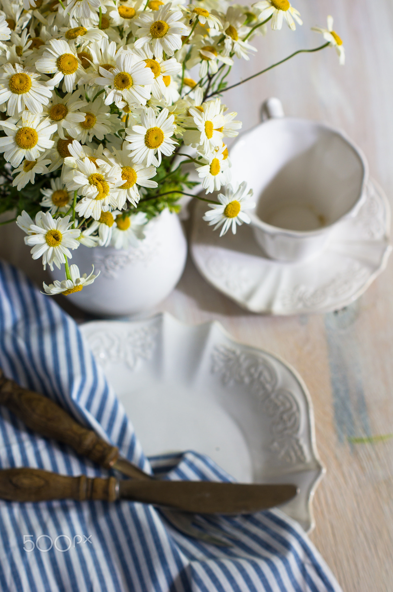 Summertime table setting