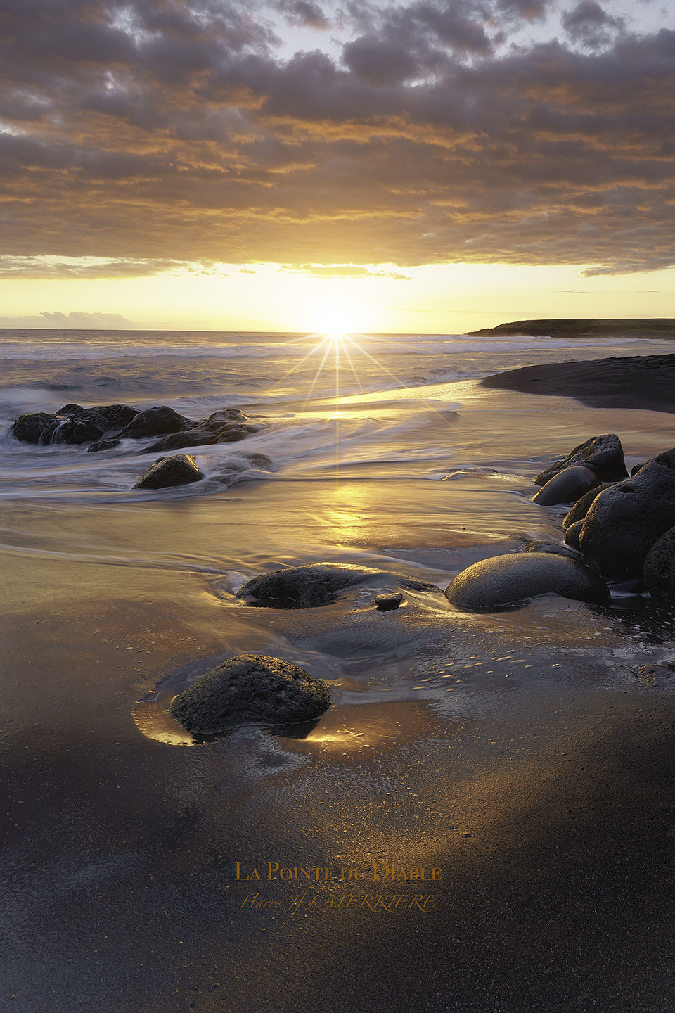 Sony a7R + Canon EF 16-35mm F4L IS USM sample photo. La pointe du diable photography