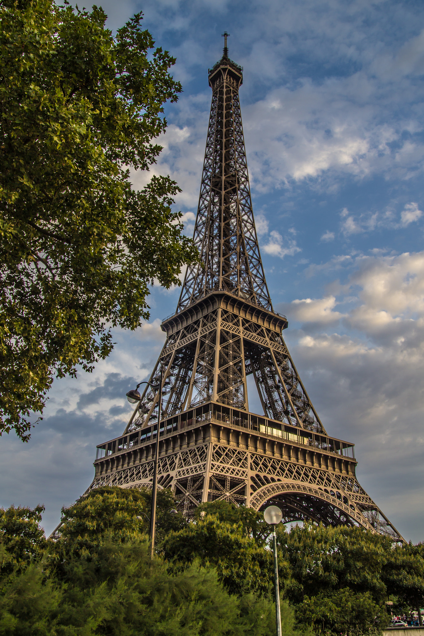 Sigma 18-50mm f/2.8 Macro sample photo. Tour eiffel photography