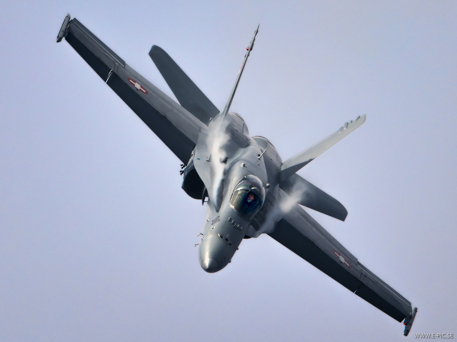 Canon EF 600mm F4L IS II USM sample photo. Fa-18 hornet, schweiz photography