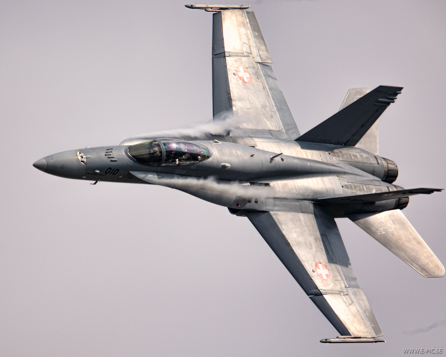 Canon EOS 5D Mark IV sample photo. Fa-18 hornet, schweiz photography