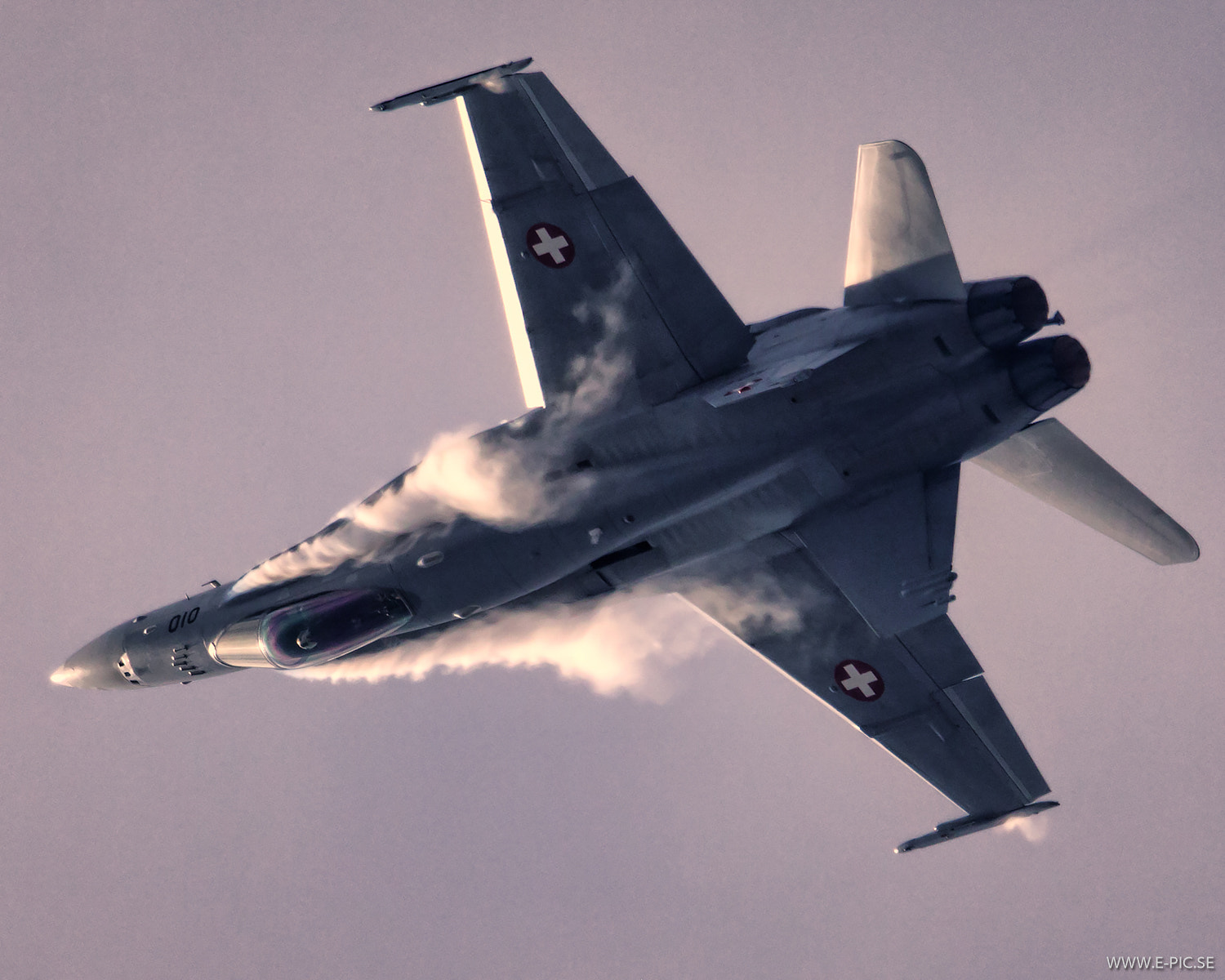 Canon EOS 5D Mark IV sample photo. Fa-18 hornet, schweiz photography