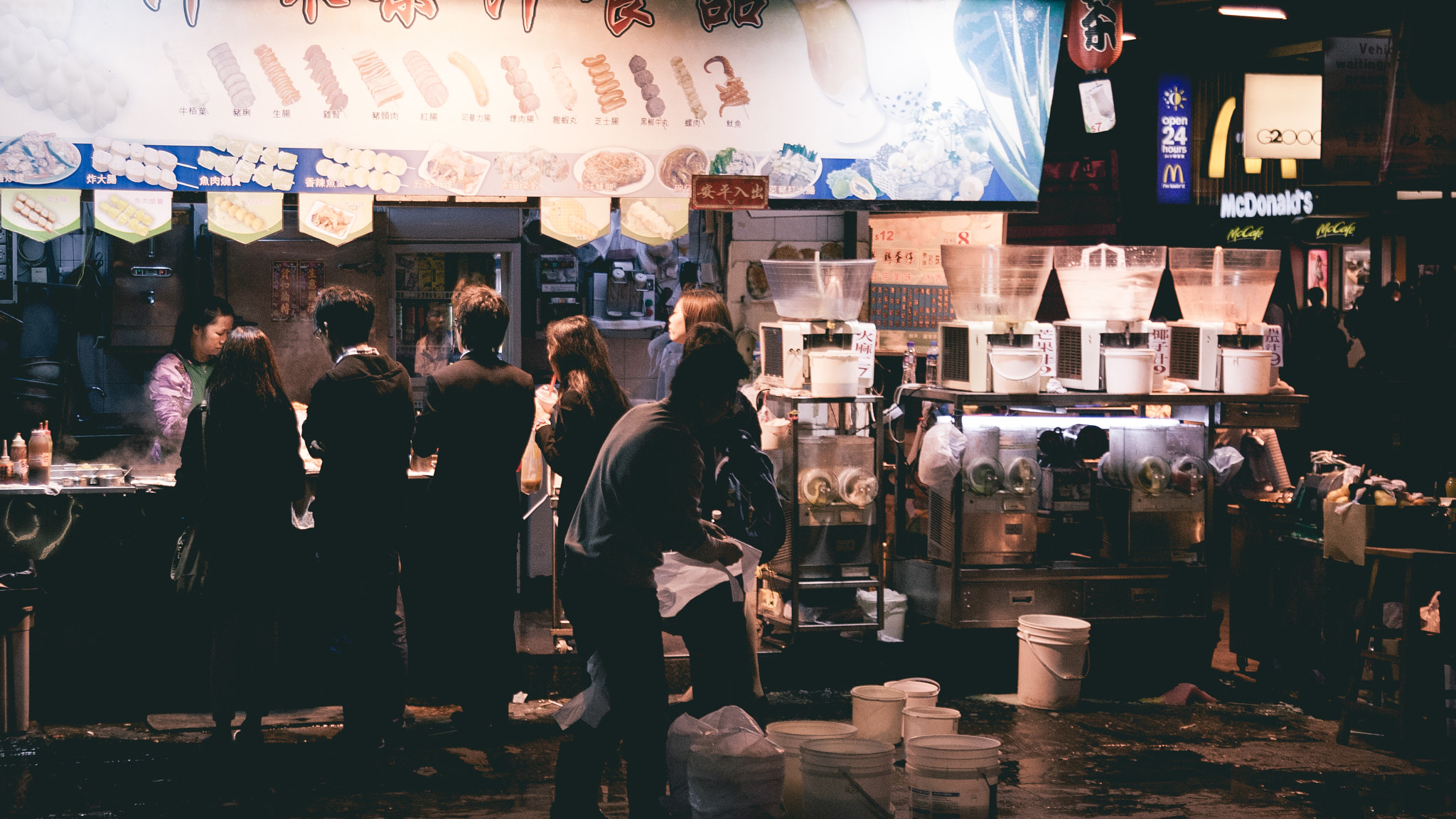 Canon EOS-1D Mark II N sample photo. Hong kong street food photography