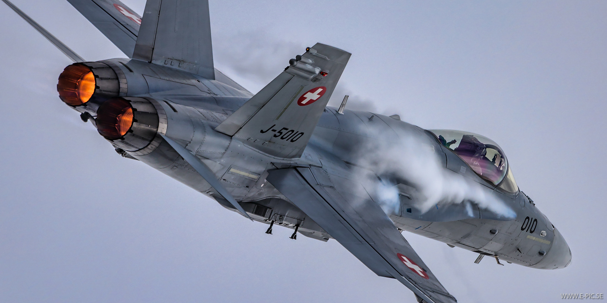 Canon EOS 5D Mark IV sample photo. Fa-18 hornet, schweiz photography