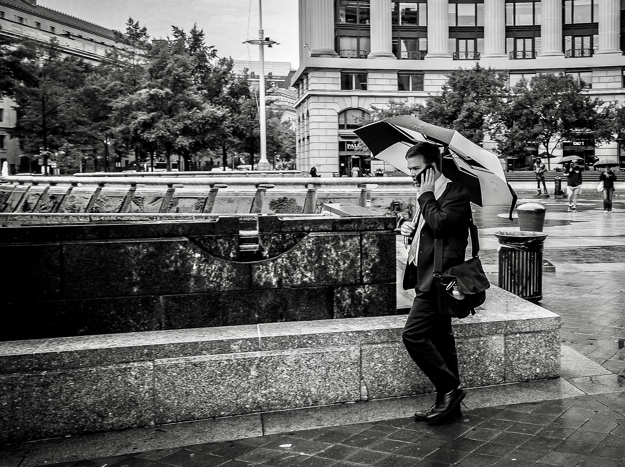 Sigma 10-20mm F4-5.6 EX DC HSM sample photo. Time is money, regardless of the rain.   photography