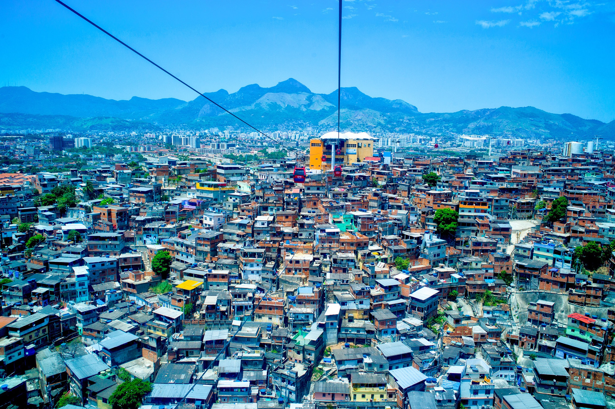 Leica Summicron-M 28mm F2 ASPH sample photo. Rio's largest favela photography