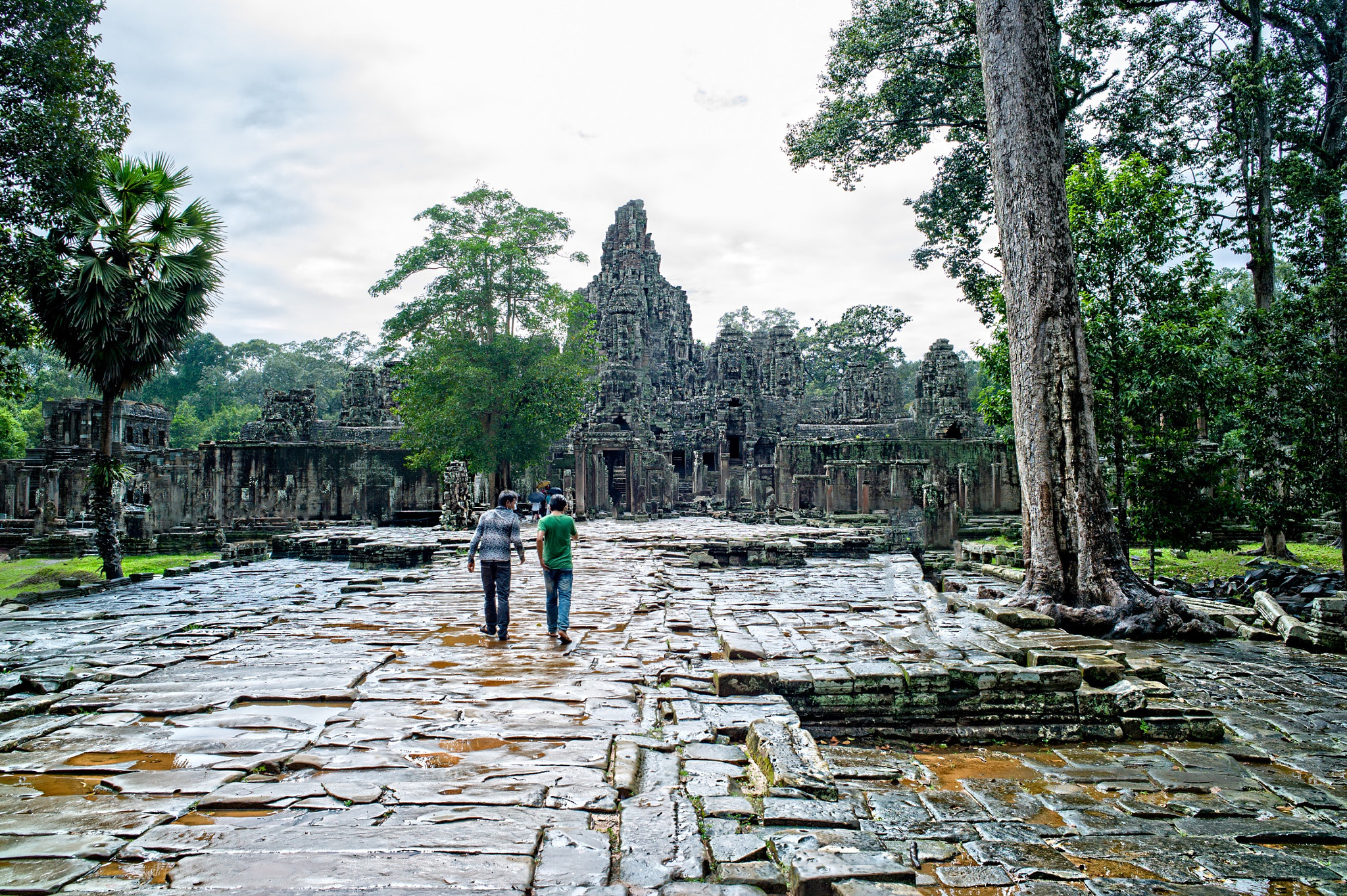Leica M9 + Leica Summicron-M 28mm F2 ASPH sample photo. Bayon temple in cambodia photography