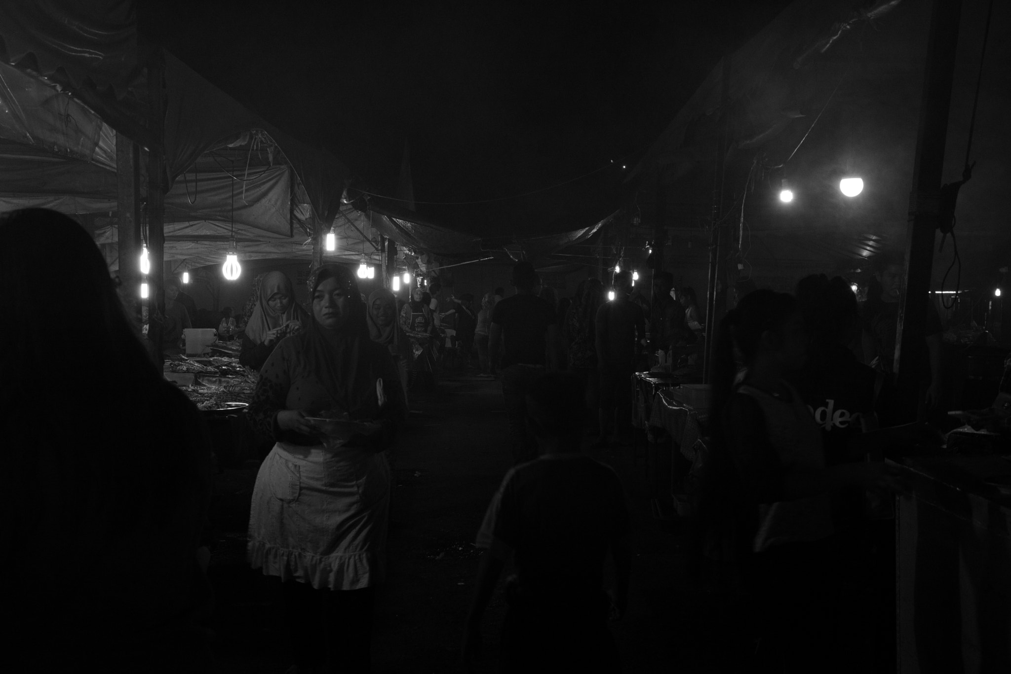 Nikon D610 + AF Micro-Nikkor 55mm f/2.8 sample photo. Kota kinabalu's night market photography