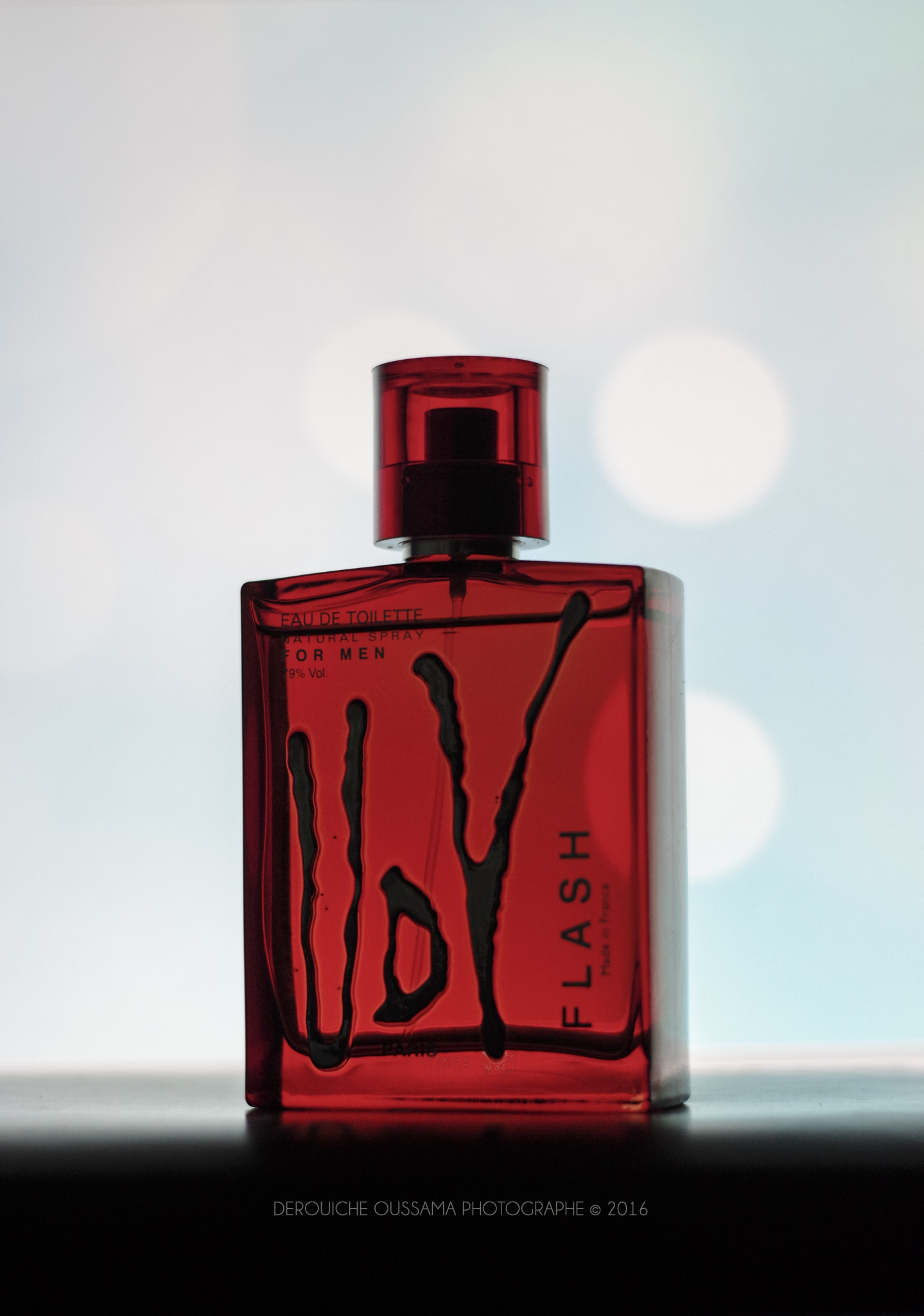 Pentax K-3 + Pentax smc DA 50mm F1.8 sample photo. Packshot parfum ( vol flash ) photography