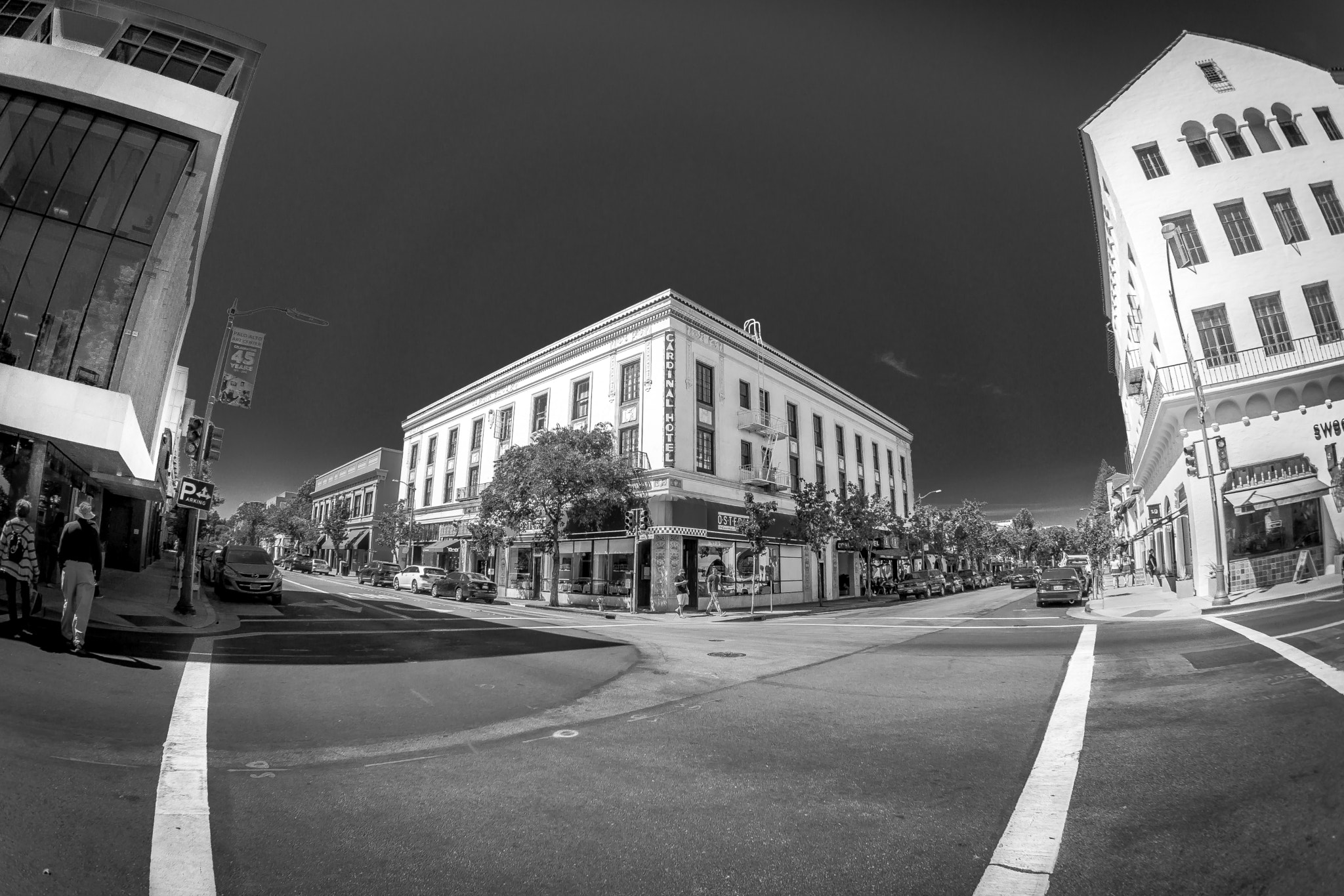 Sony Alpha NEX-7 + Sony E 16mm F2.8 sample photo. Intersection photography