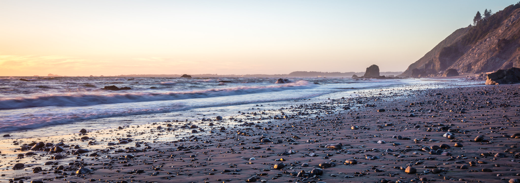 Canon EOS 5DS R + Canon EF 16-35mm F4L IS USM sample photo. Hidden beach photography