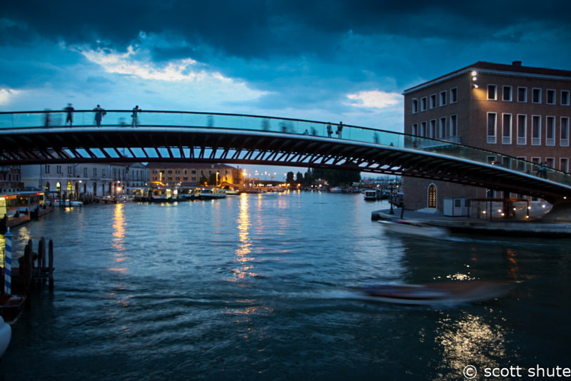 Canon EOS 450D (EOS Rebel XSi / EOS Kiss X2) sample photo. Venice bridge photography