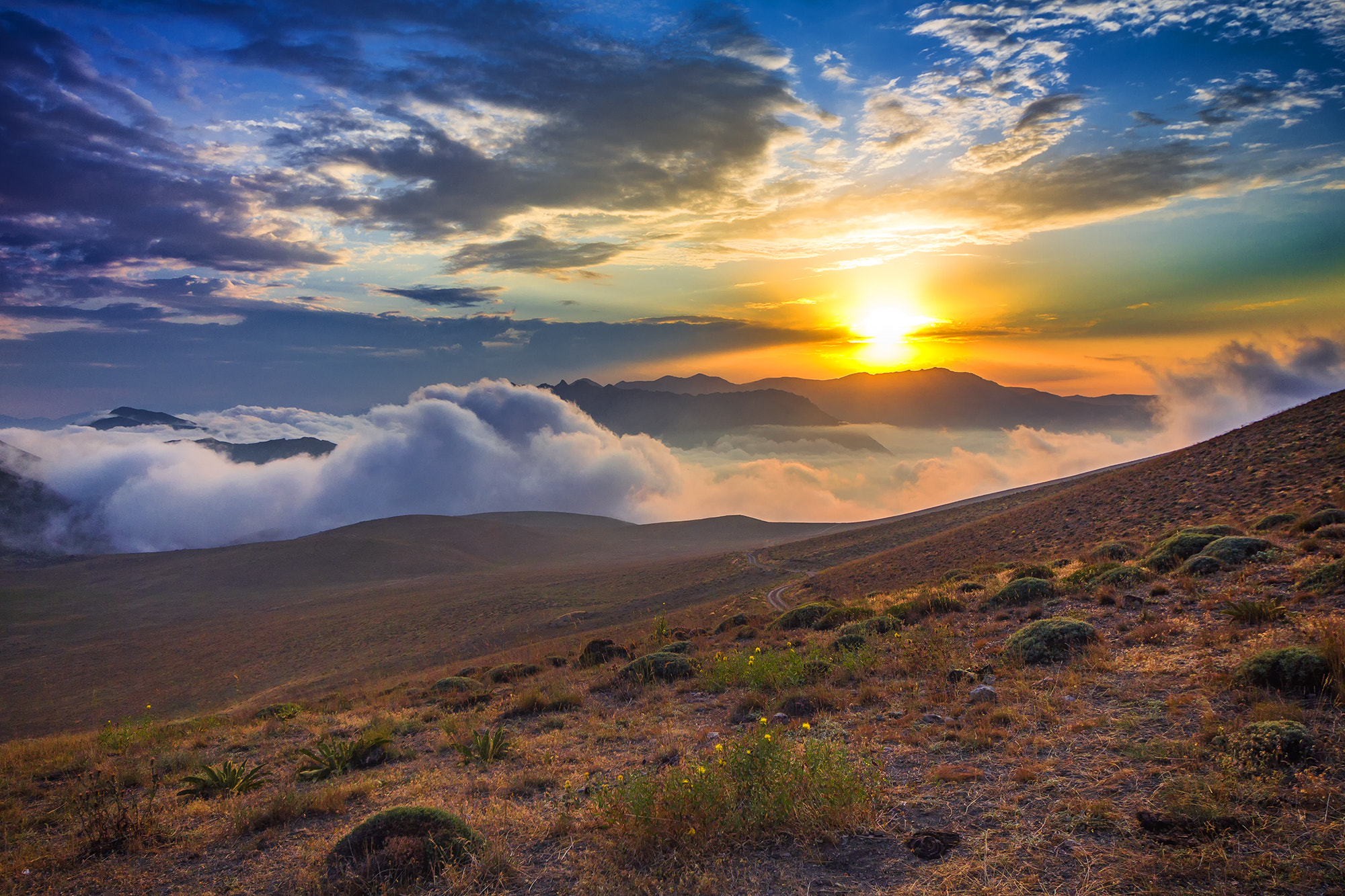 Sigma 8-16mm F4.5-5.6 DC HSM sample photo. Above the clouds photography