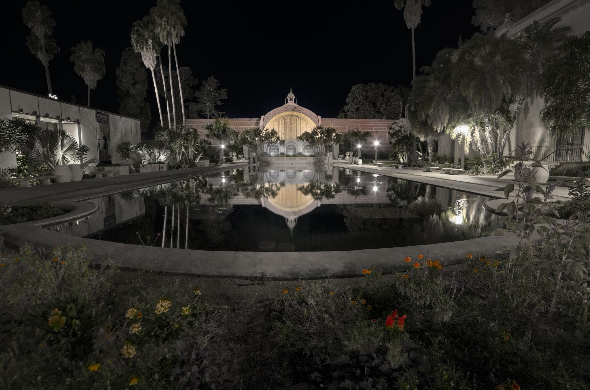 Samyang 14mm F2.8 ED AS IF UMC sample photo. Reflecting pool photography
