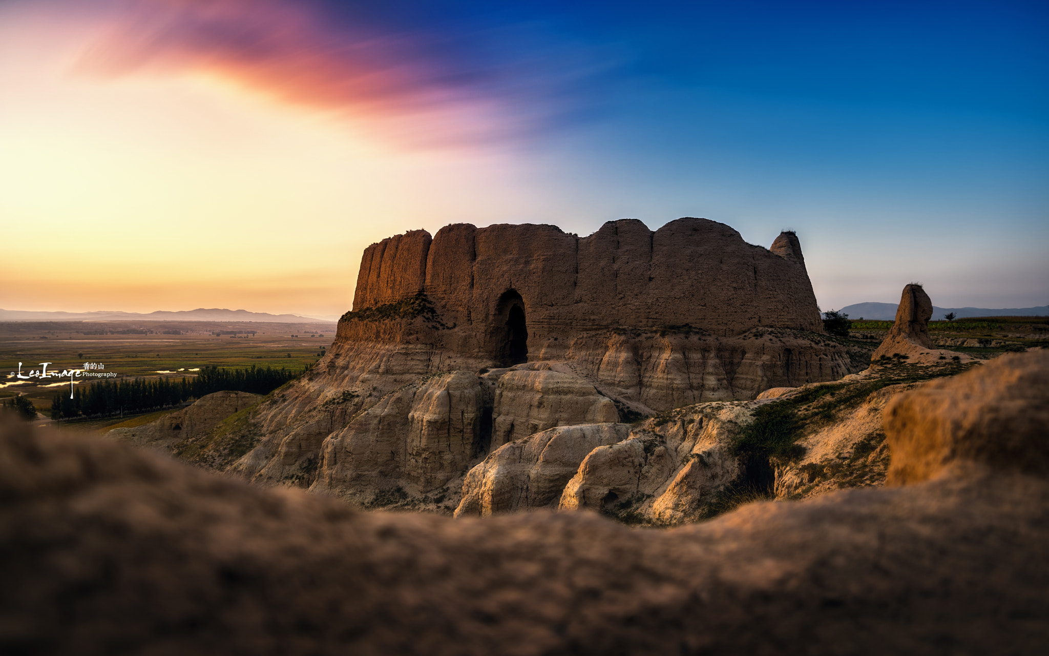 Sony a7 II + Sigma 20mm F1.4 DG HSM Art sample photo. Ancient fortress at sunset photography