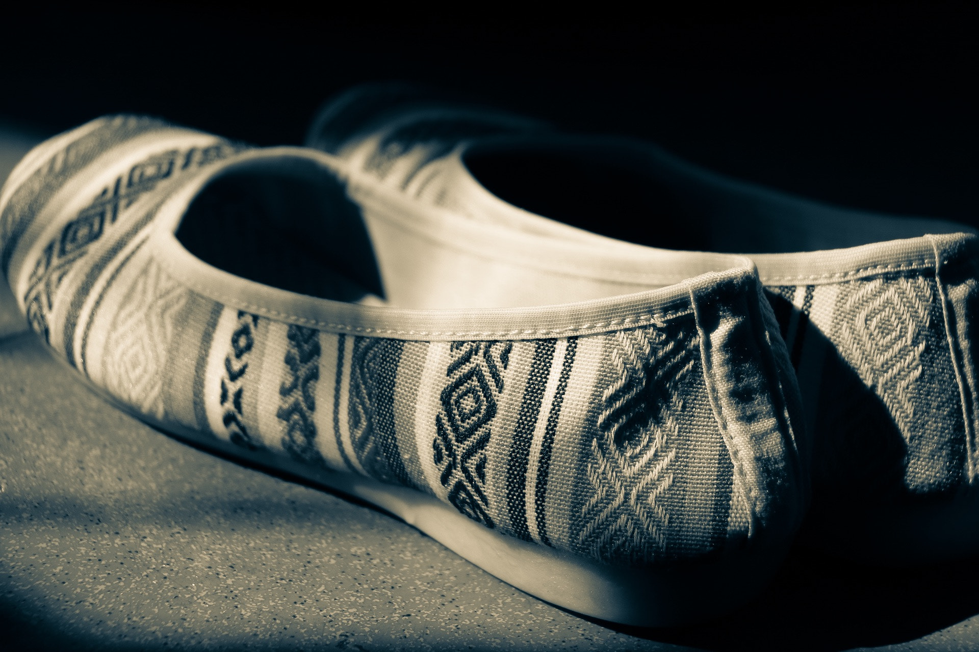 Canon EOS 760D (EOS Rebel T6s / EOS 8000D) sample photo. Grandmother's  shoes photography