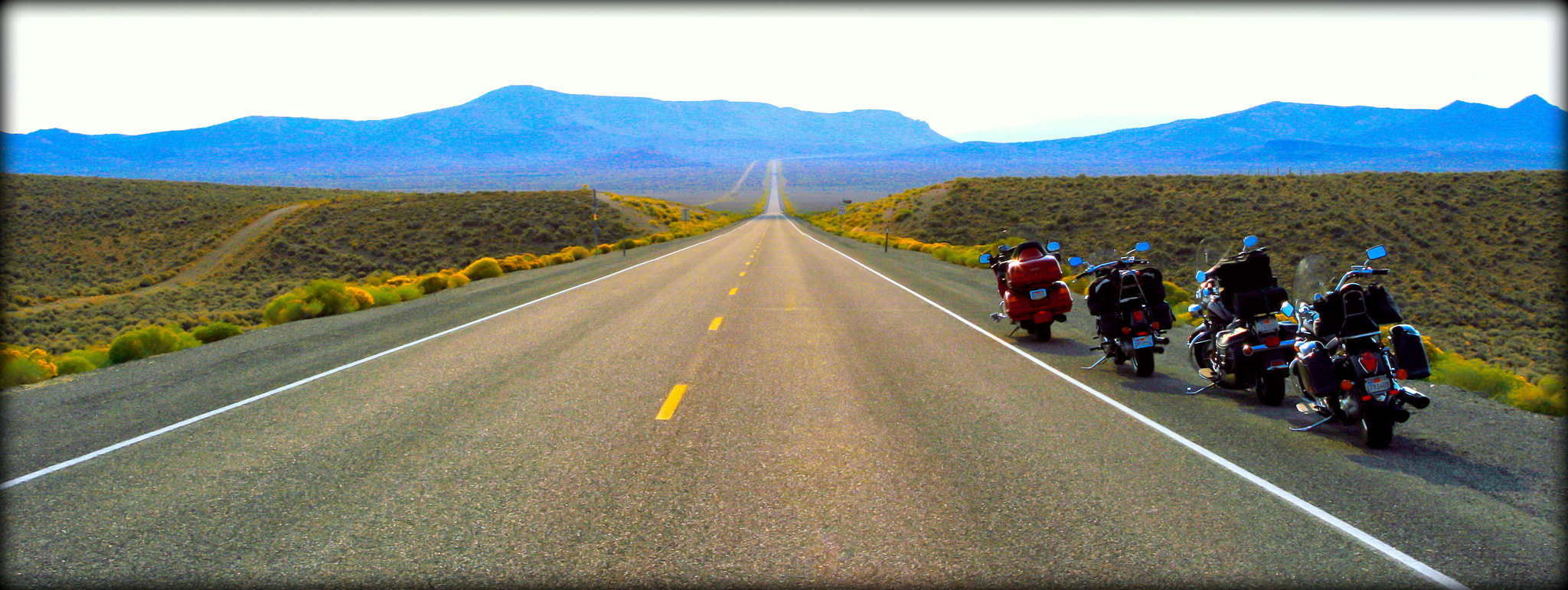 Canon EOS 400D (EOS Digital Rebel XTi / EOS Kiss Digital X) sample photo. The loneliest highway photography