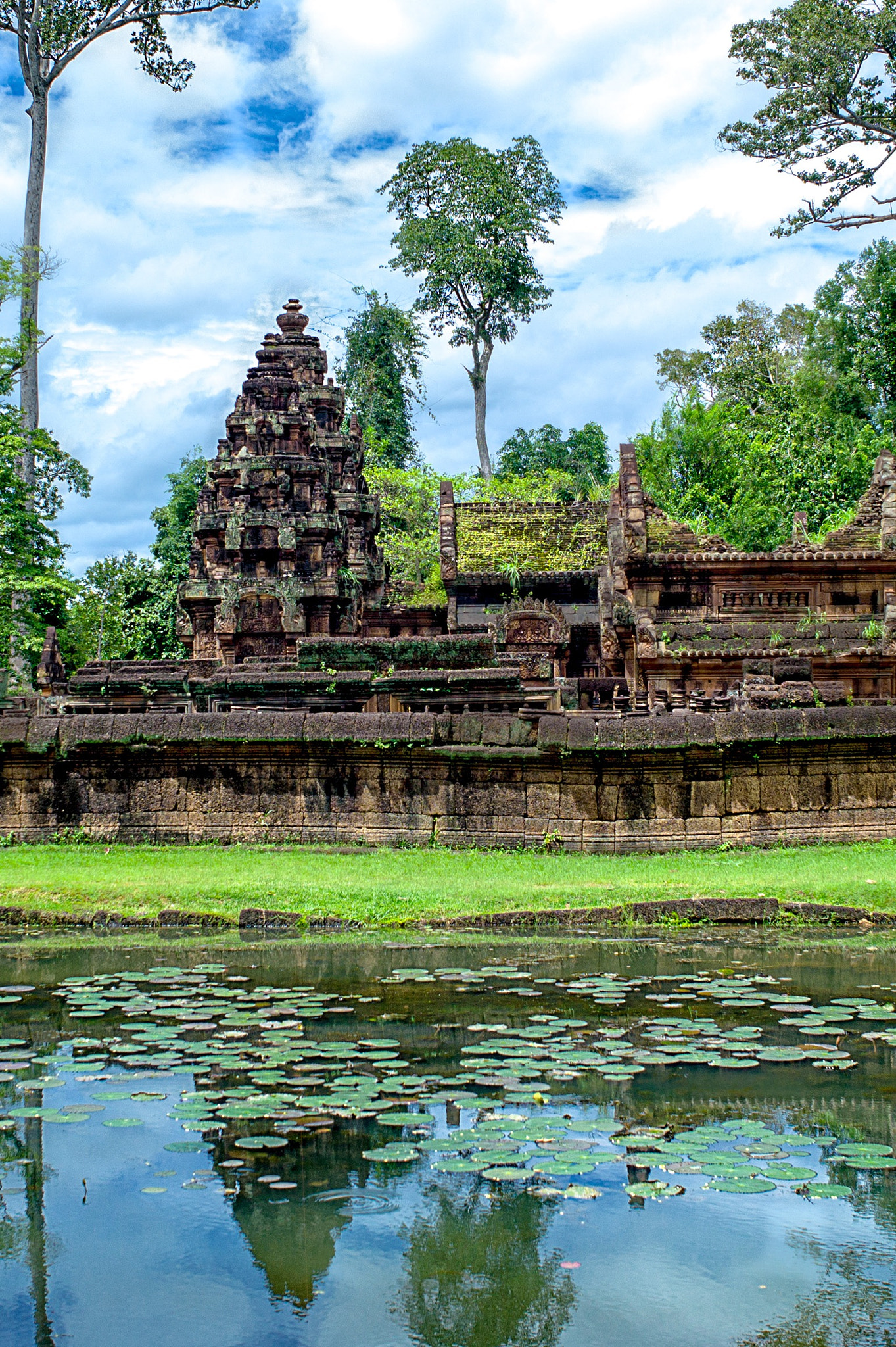 Leica Summicron-M 28mm F2 ASPH sample photo. Temples of cambodia photography