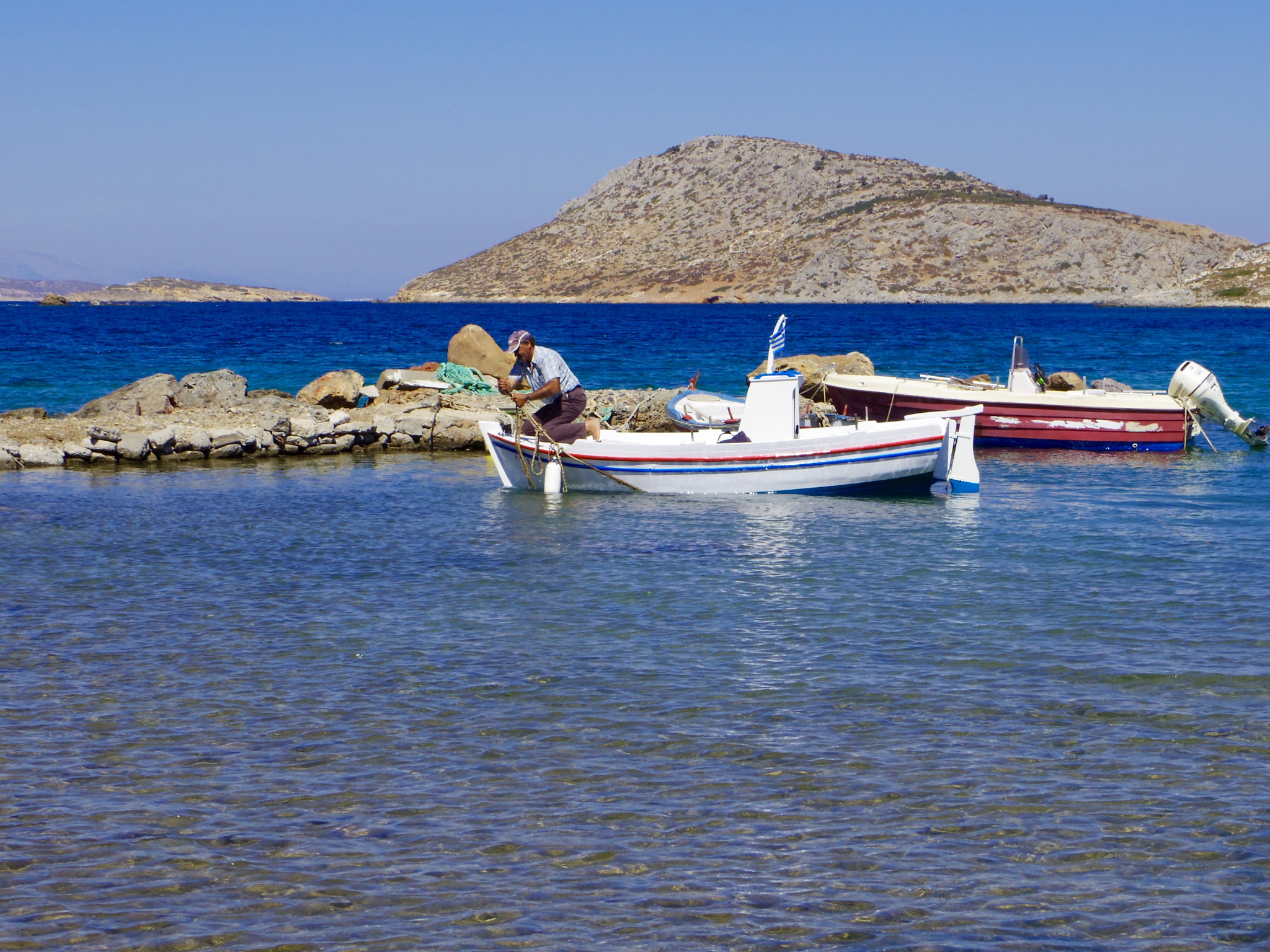 Pentax Q sample photo. Fisherman, blefoutih, leros photography