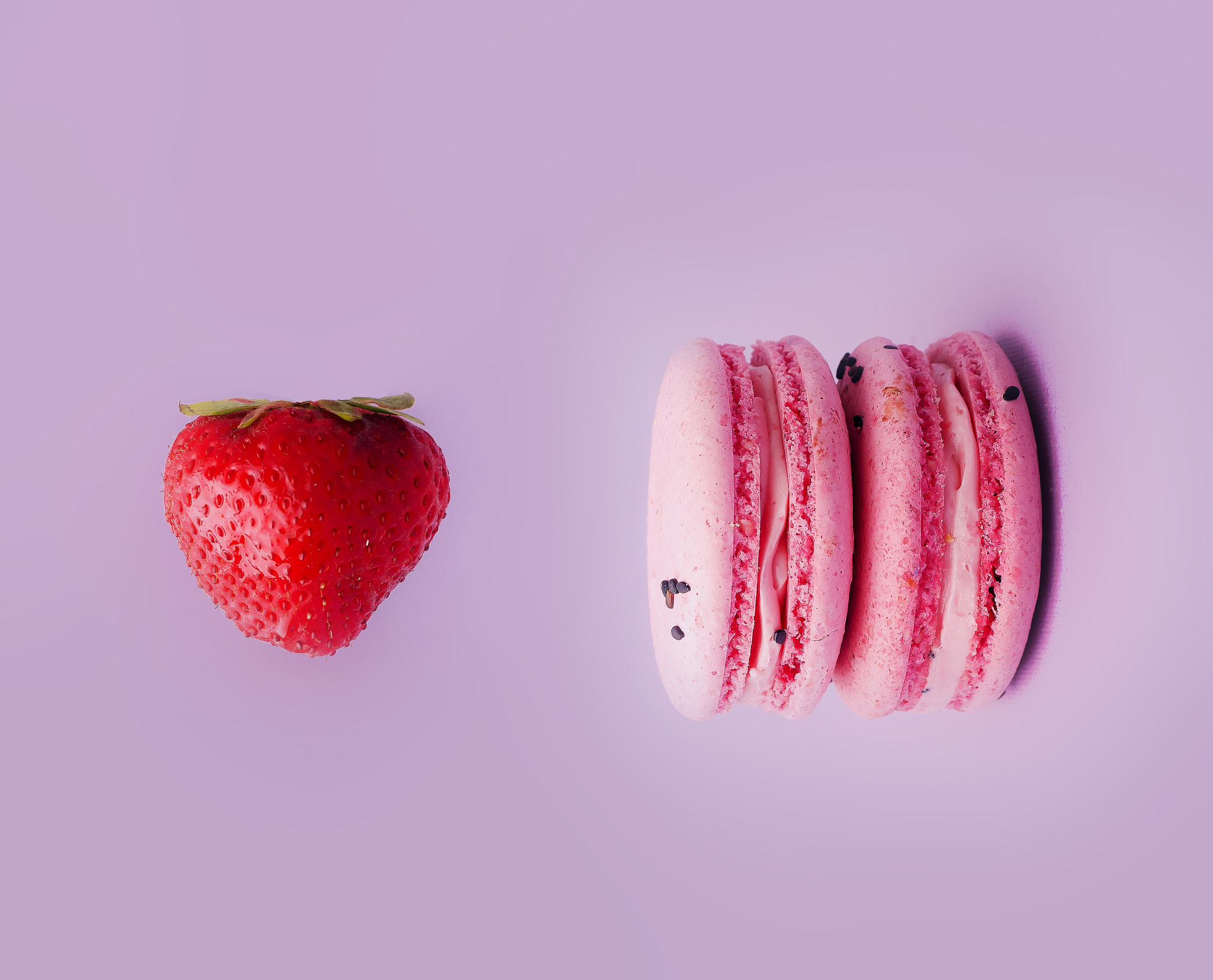 Nikon D200 + Nikon AF Nikkor 50mm F1.4D sample photo. Strawberry photography
