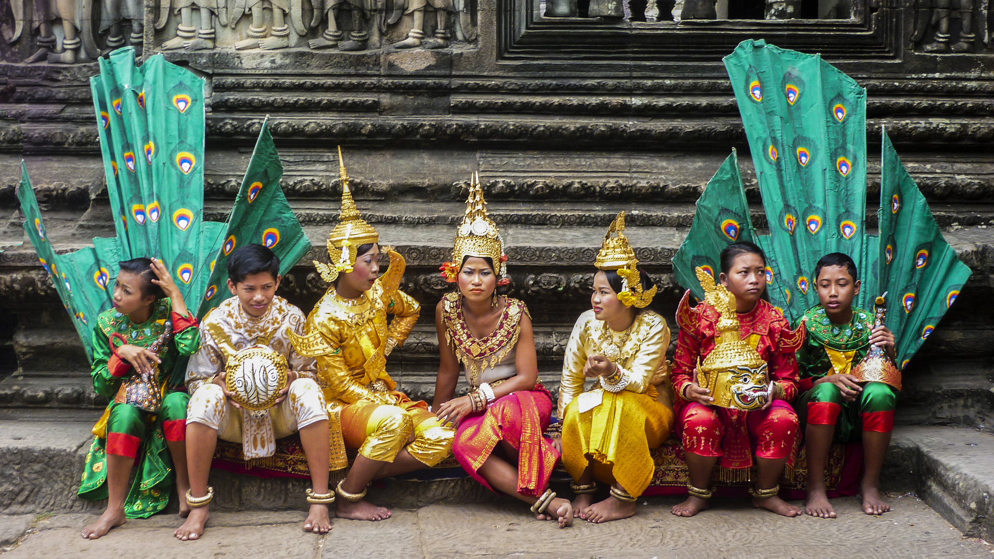 Panasonic DMC-FS42 sample photo. Dancers resting at angkor wat photography