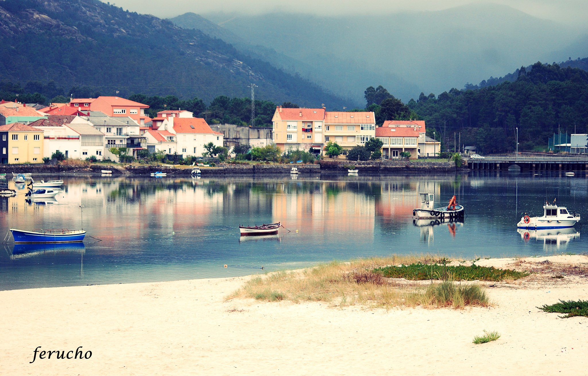 Sigma 70-300mm F4-5.6 APO DG Macro sample photo. Esteiro,galicia. photography