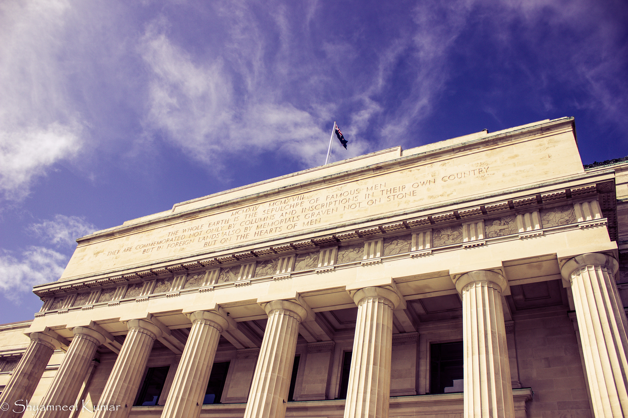 Canon EOS 550D (EOS Rebel T2i / EOS Kiss X4) sample photo. Blue skys and the museum photography