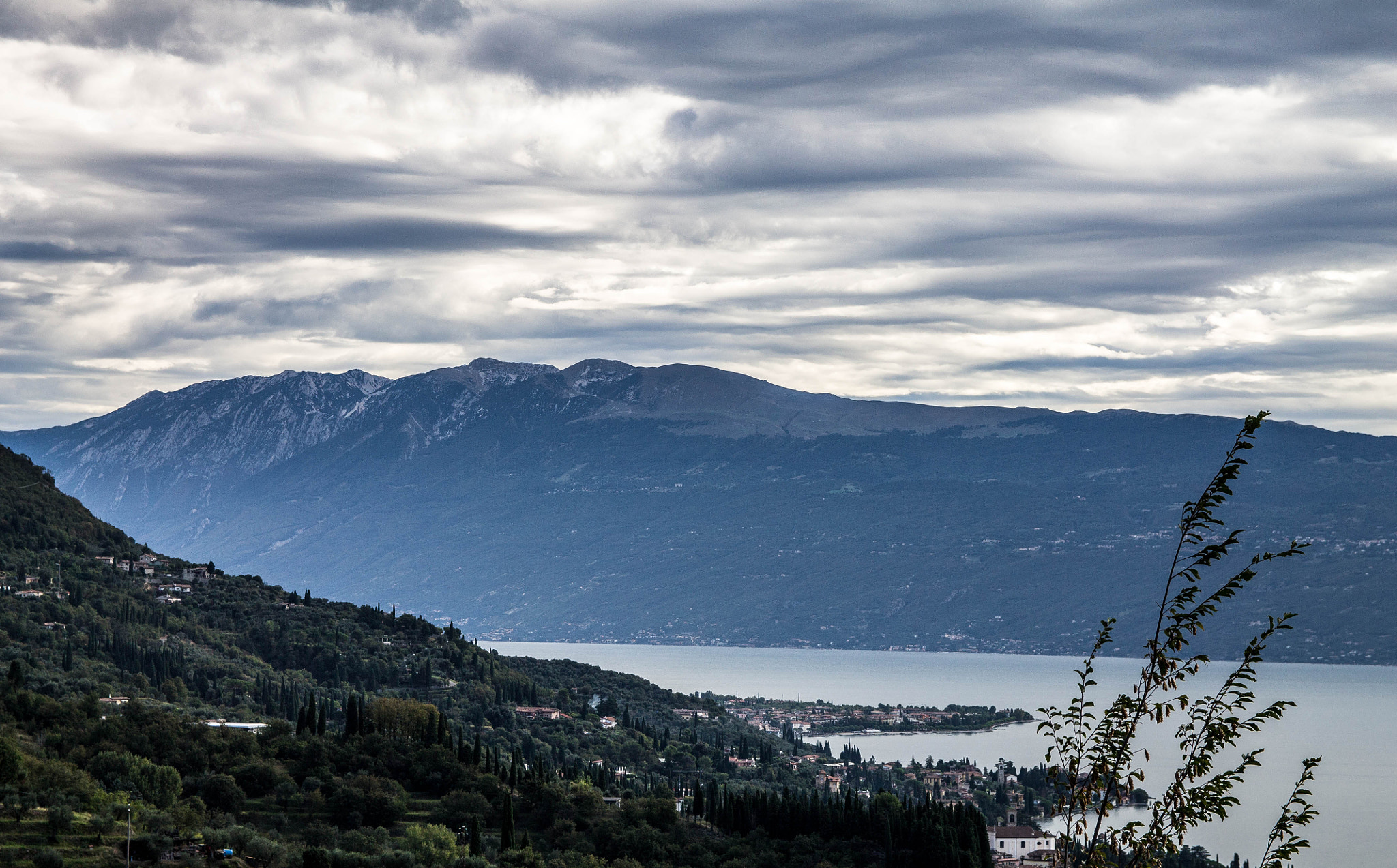 Canon EF-S 17-55mm F2.8 IS USM sample photo. Garda lake photography