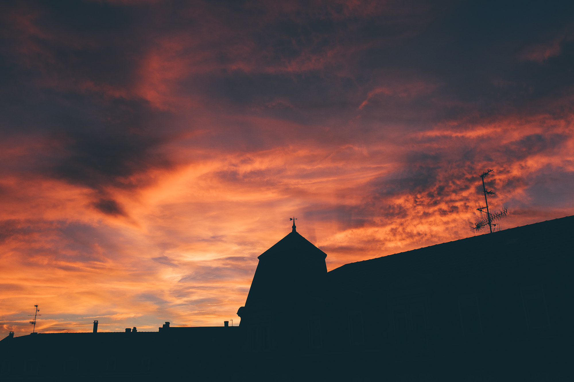Sony a7 + Sigma 35mm F1.4 DG HSM Art sample photo. Fire in the sky photography